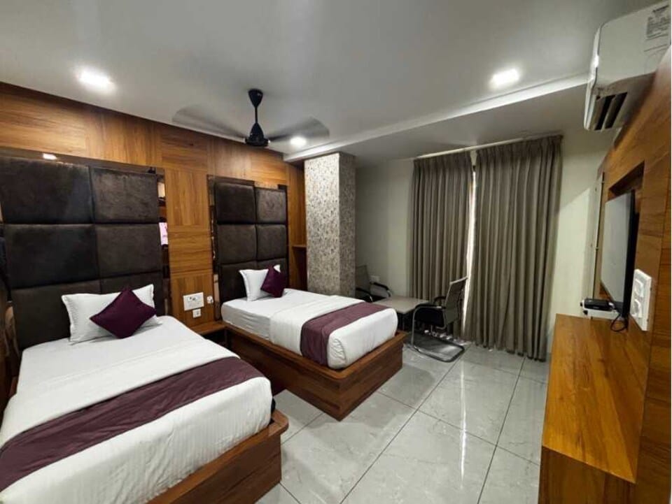 Hotel O Annavaram Formerly Akshaya Lodge, Ramaraopet Kakinada, Kakinada