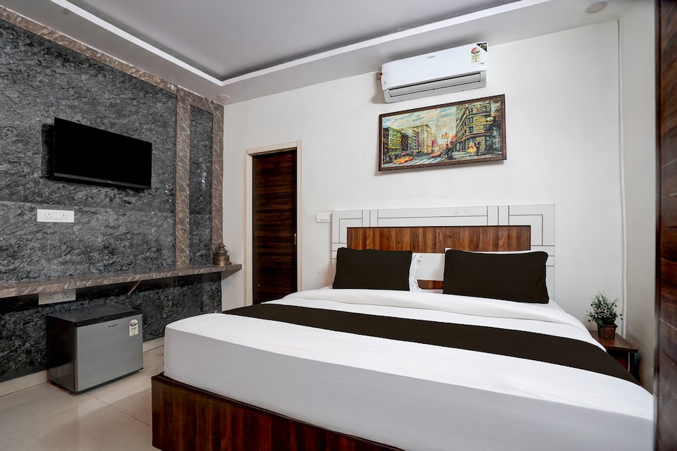 Collection O Uttaranchal University Premnagar, Chakrata Road Dehradun, Dehradun