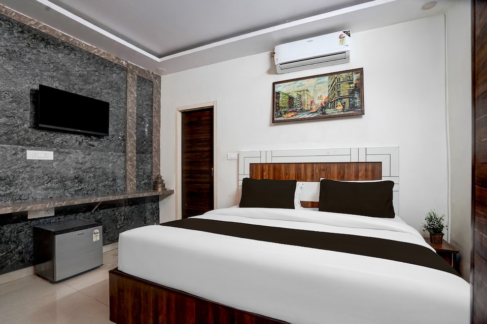 Super Collection O Uttaranchal University Premnagar, Chakrata Road Dehradun, Dehradun