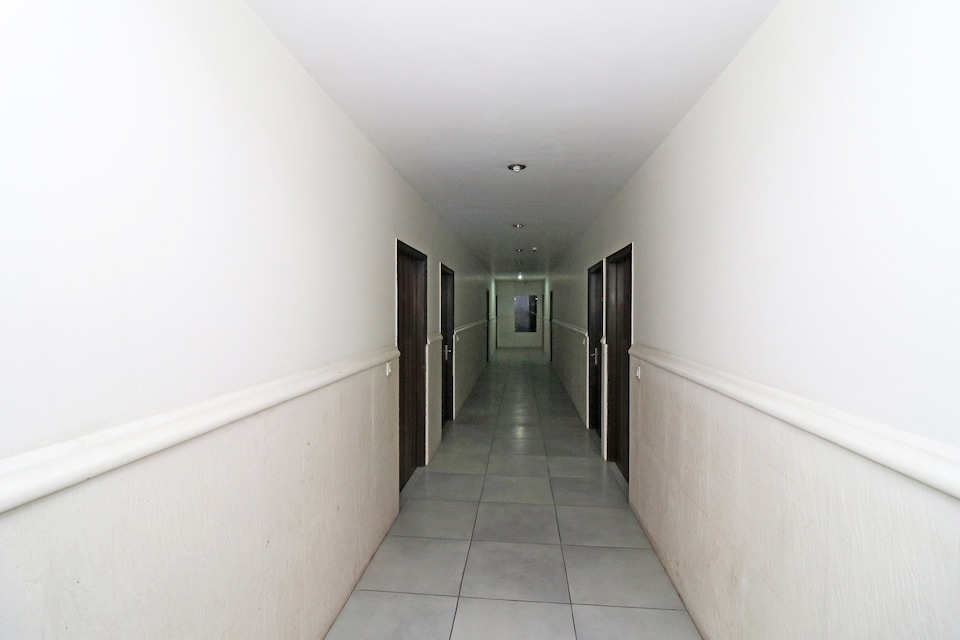 OYO Hotel Silver Star, Neemrana, Neemrana