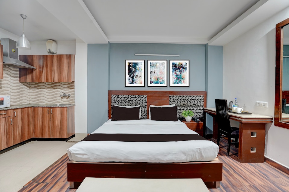 Townhouse Millenium City Centre, Cyber City, Gurgaon