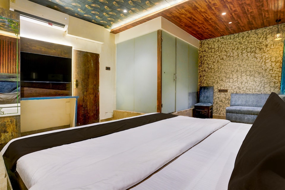 Hotel O Versova Inn, Andheri West, Mumbai