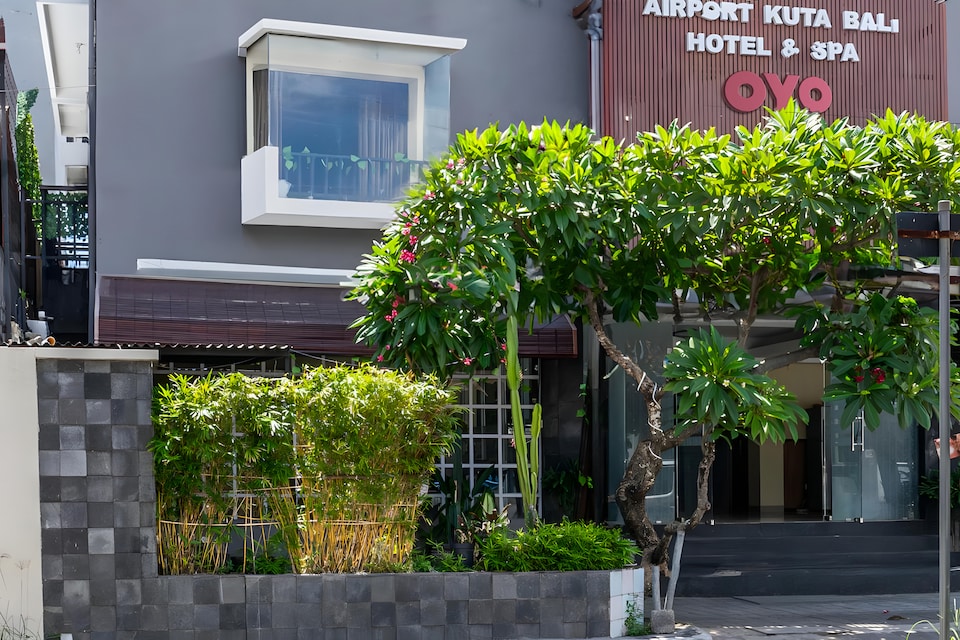 Dancenter Airport Ngurah Rai, Tuban Kuta, Bali