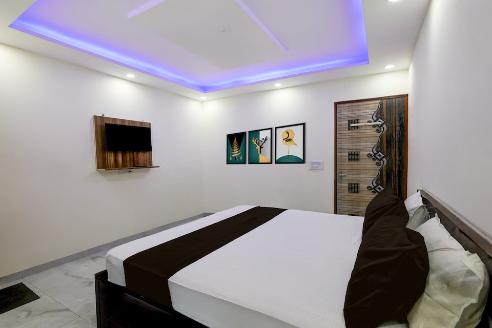 Hotel O The Hotel City Plaza , Ghaziabad City, Ghaziabad