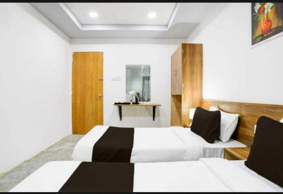 Hotel O SHATWEEK, Railway Station Ankleshwar, Ankleshwar