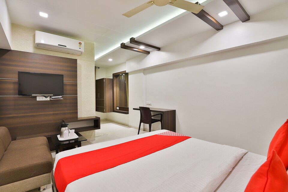 OYO 2503 Hotel Amber, Sayajigunj Vadodara, Vadodara