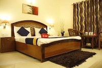 OYO Hotel Chaupal Near Leisure Valley Park