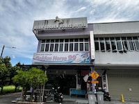OYO 91242 Muar Golden Horse Hotel