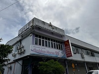OYO 91242 Muar Golden Horse Hotel