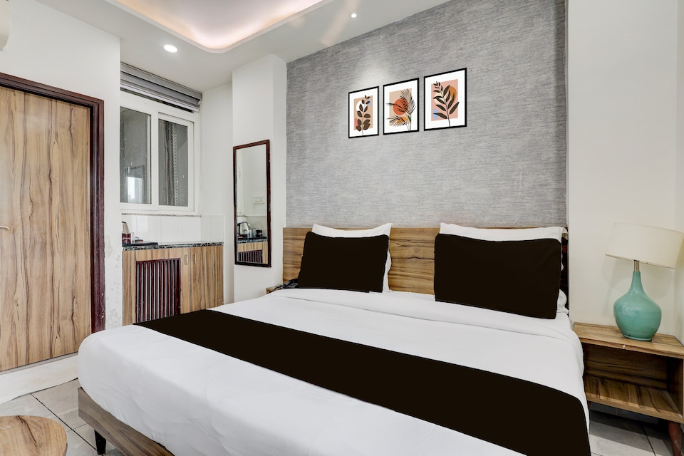 Hotel O by OYO White Grace, Pitampura - Rohini Delhi, Delhi