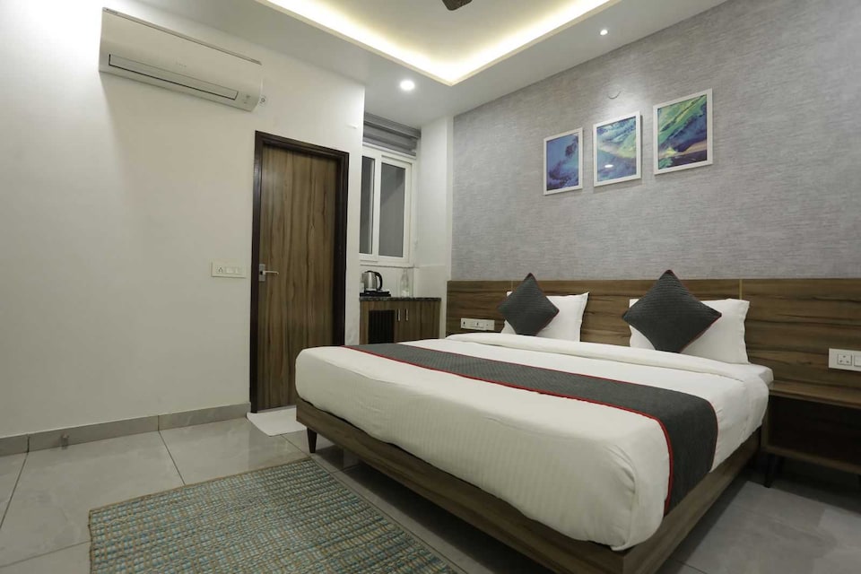 Hotel O White Grace, Pitampura - Rohini Delhi, Delhi