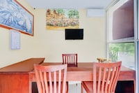 Dancenter Uma Emas Residence