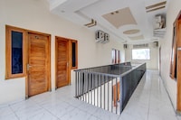 OYO 94919 Nay Guesthouse Dan Kost