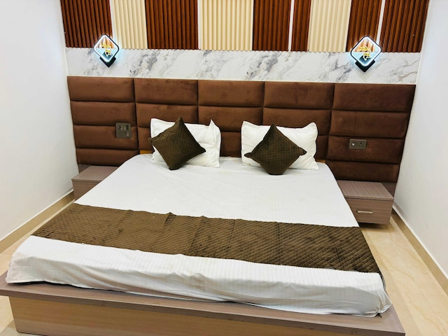 SPOT ON G Grand Hotel