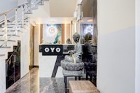 SPOT ON G Grand Hotel