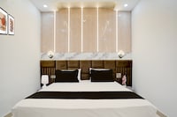 OYO 840676 G Grand Hotel