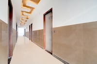 OYO 840676 G Grand Hotel