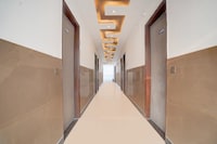 SPOT ON G Grand Hotel