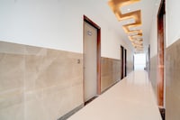 OYO 840676 G Grand Hotel