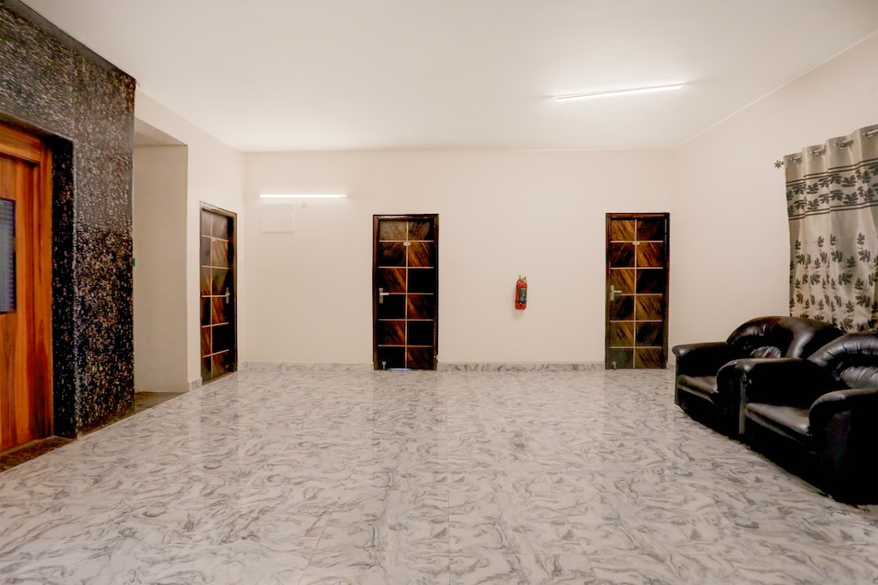 Super OYO Townhouse Oak Tirupati Formerly Sky Towers, Tiruchanur Road Tirupati, Tirupati