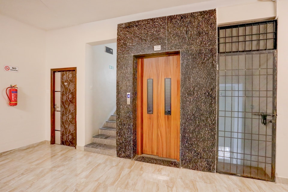 Super OYO Townhouse Oak Tirupati Formerly Sky Towers, Tiruchanur Road Tirupati, Tirupati