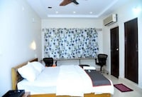 Townhouse Oak Tirupati Formerly Sky Towers