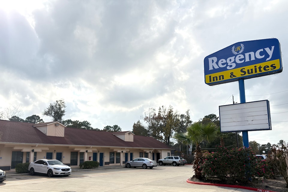 Regency Inn & Suites By Capital O Houston IAH Airport,  Humble TX, Humble