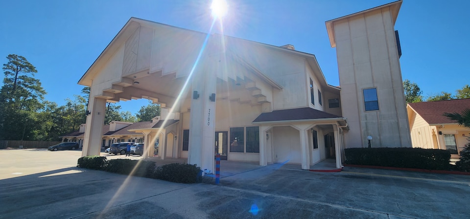 Regency Inn & Suites By Capital O Houston IAH Airport,  Humble TX, Humble