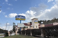 Regency Inn & Suites By Capital O Houston IAH Airport