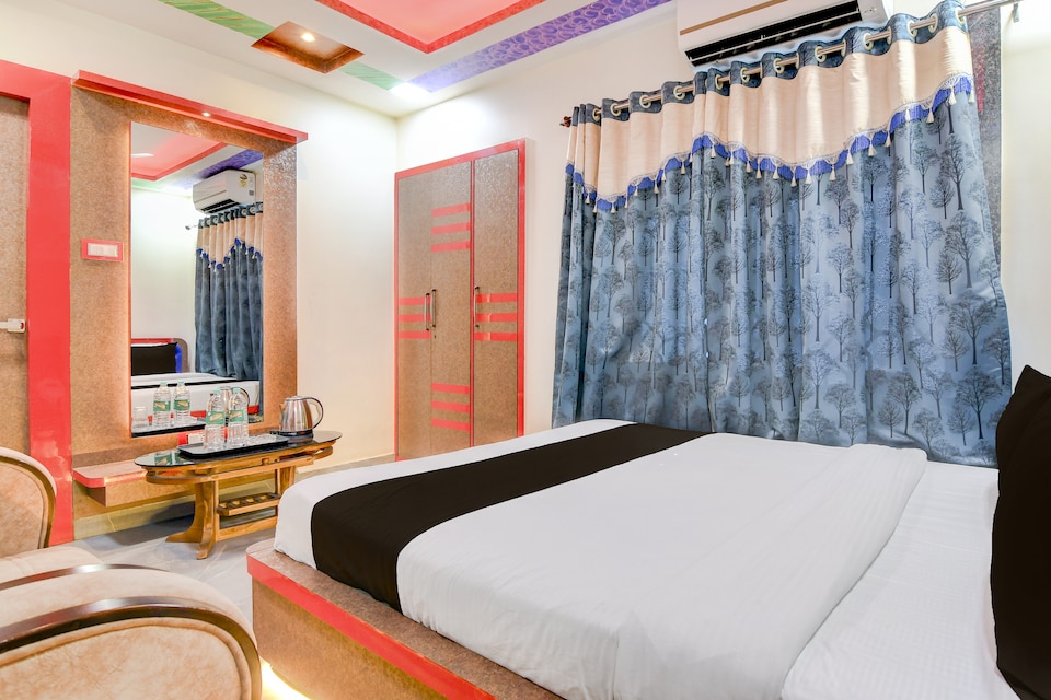 Super Townhouse Lake Town Clock Tower Formerly Crown Comfort, Salt Lake Kolkata, Kolkata