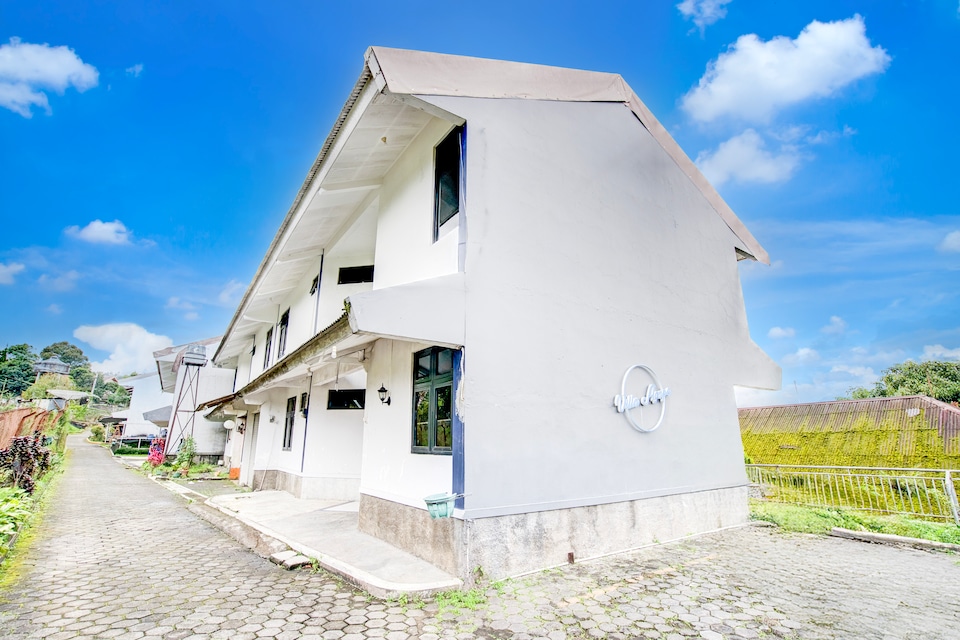 Dancenter Villa Gunung Agape, Cipanas, Cianjur