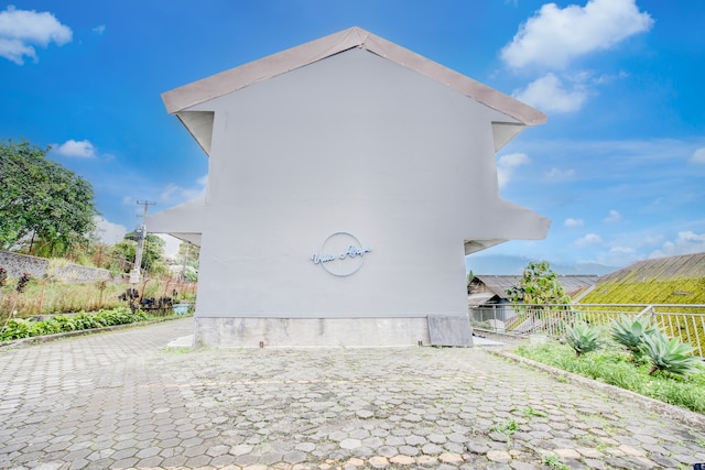 Dancenter Villa Gunung Agape