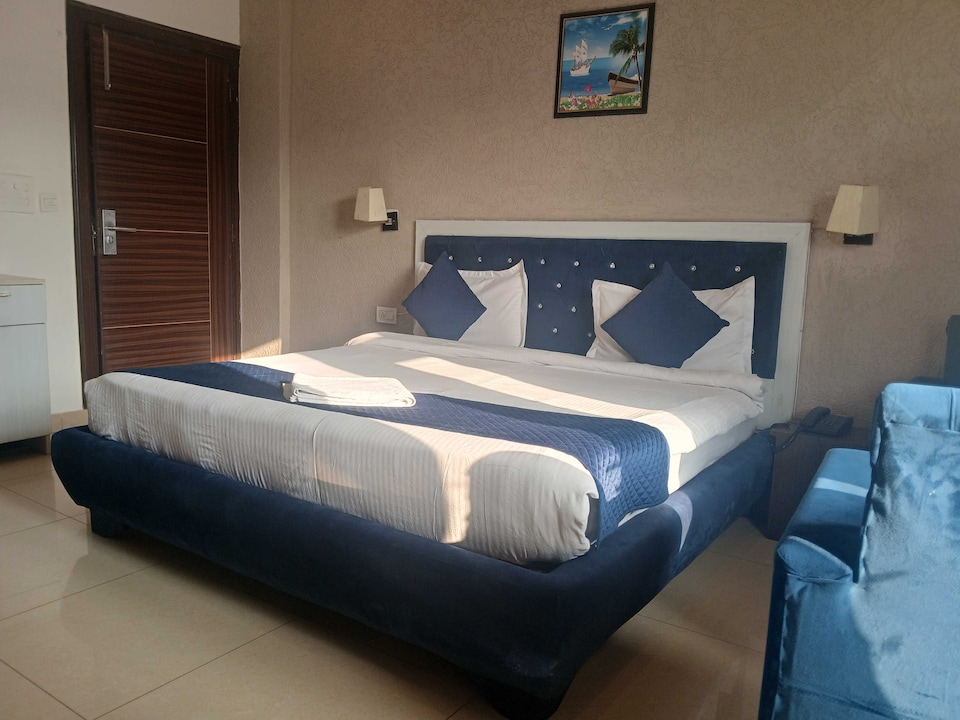 Hotel O DUNARA, Rajpur Road Dehradun, Dehradun