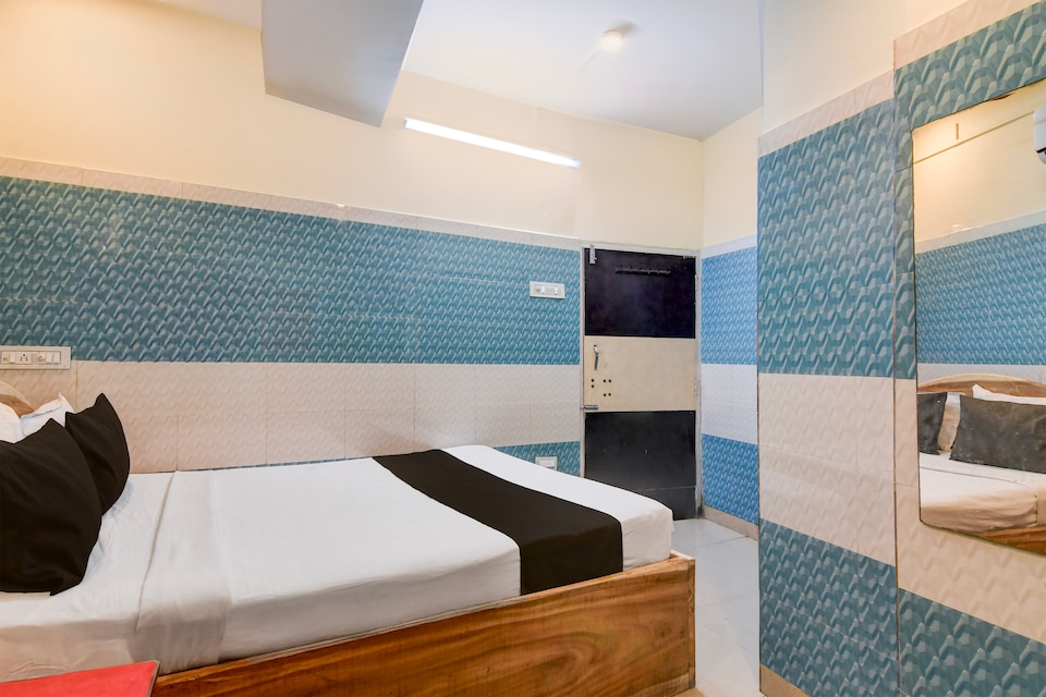 Hotel O Shalimar Railway Station Formerly Samrat Palace, Howrah Kolkata, Kolkata