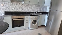 Spacious 2 bedroom Apt Near Marina Tram