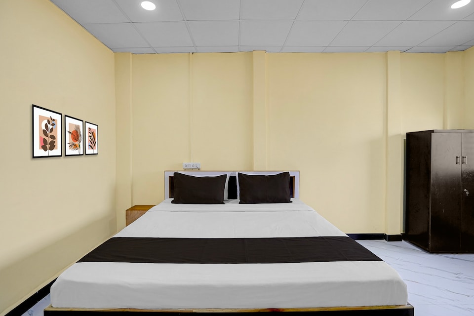 Hotel O Chaitanya Lodging , Chikalthana MIDC, Aurangabad