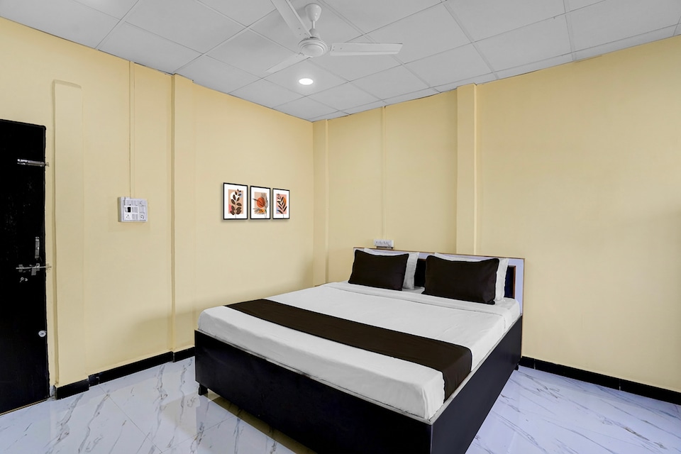 Hotel O Chaitanya Lodging , Chikalthana MIDC, Aurangabad