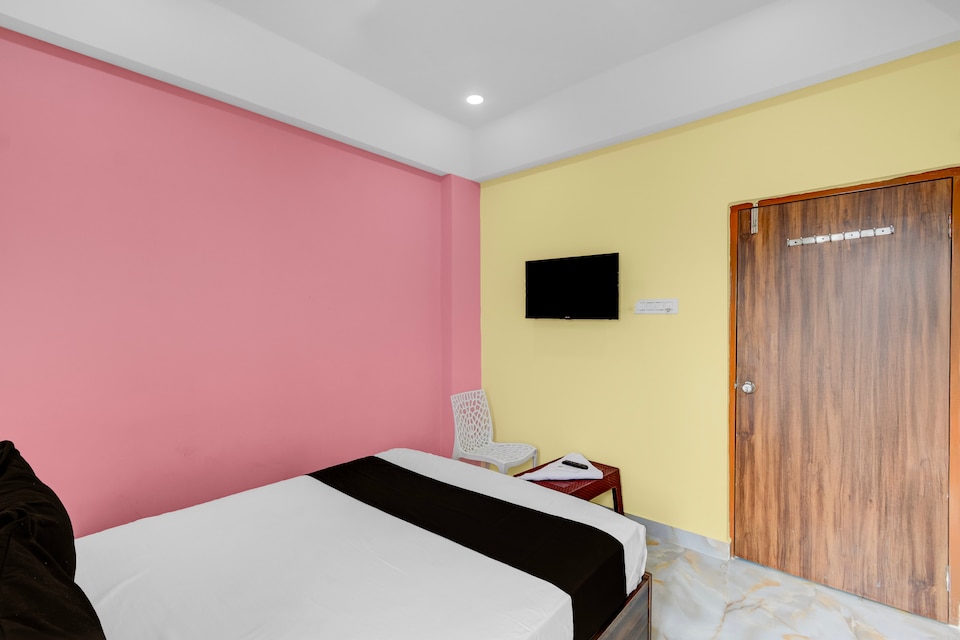 Hotel O Laxmi Grand , Kukatpally, Hyderabad