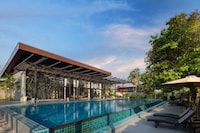 Sunday Sea Two Pool Villa Pattaya