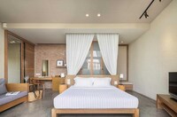 Luxury Private Pool Villas by DanCenter