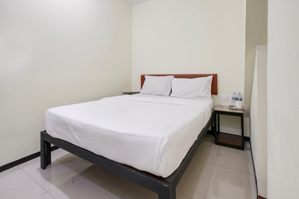 Collection O near Fanindo formerly Sena Inn, Batu Aji, Batam