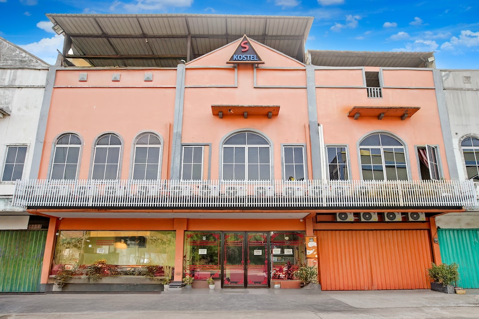 Collection O near Fanindo formerly Sena Inn, Batu Aji, Batam