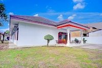 Dancenter Krakatau Near Universitas Muhammadiyah Sumatra Utara (umsu) 