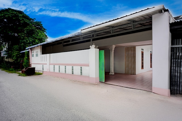 Dancenter Medan Baru House