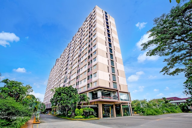 Dancenter The Edge Apartment