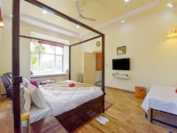 Ayut Sidhhi-3bhk Villa by DanCenter | Pvt Pool | Garden View