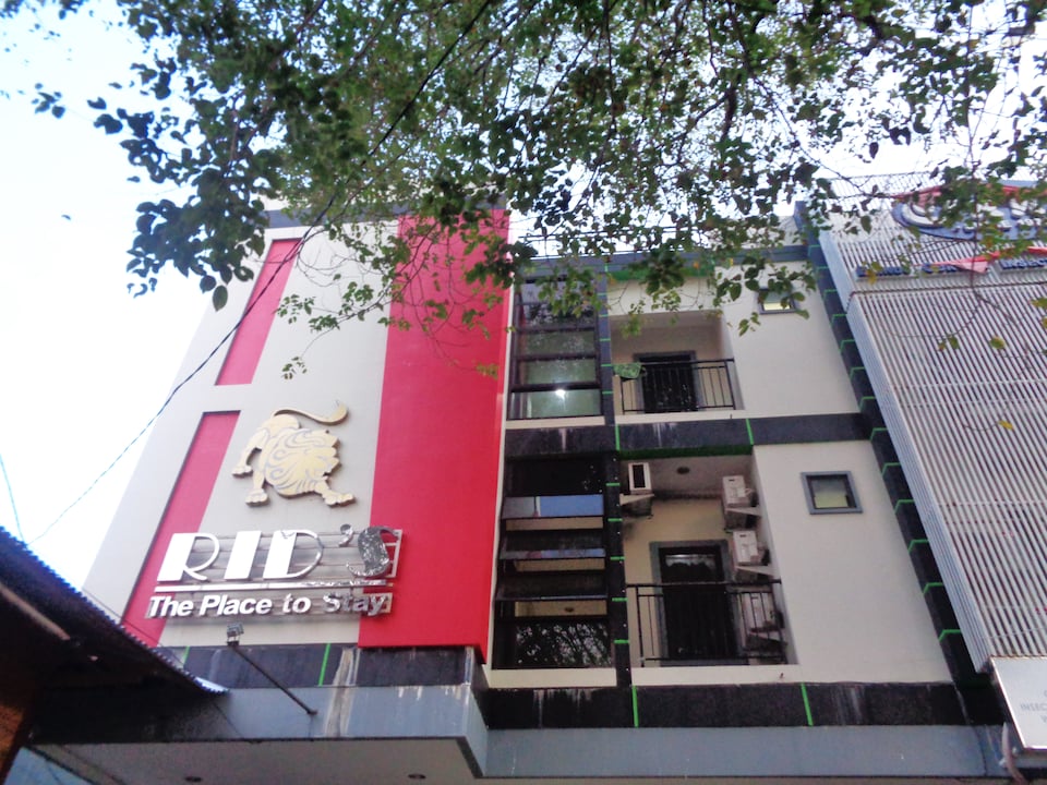 Dancenter Rid's Hotel, Manado, Manado