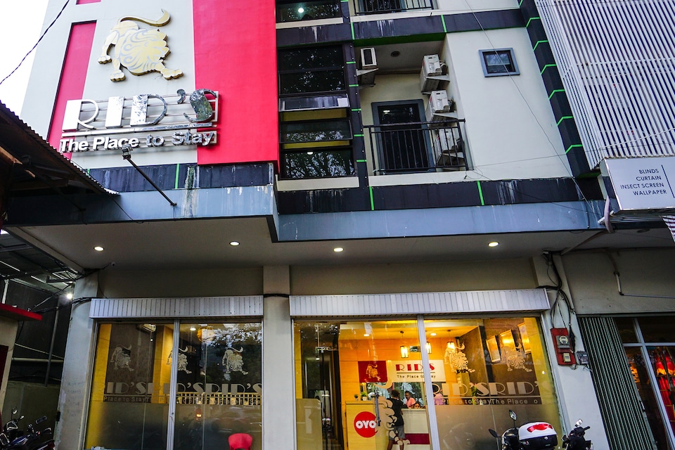 Dancenter Rid's Hotel, Manado, Manado