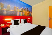 Dancenter Fariz Singosari Hotel