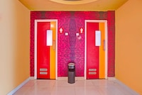 Dancenter Fariz Singosari Hotel